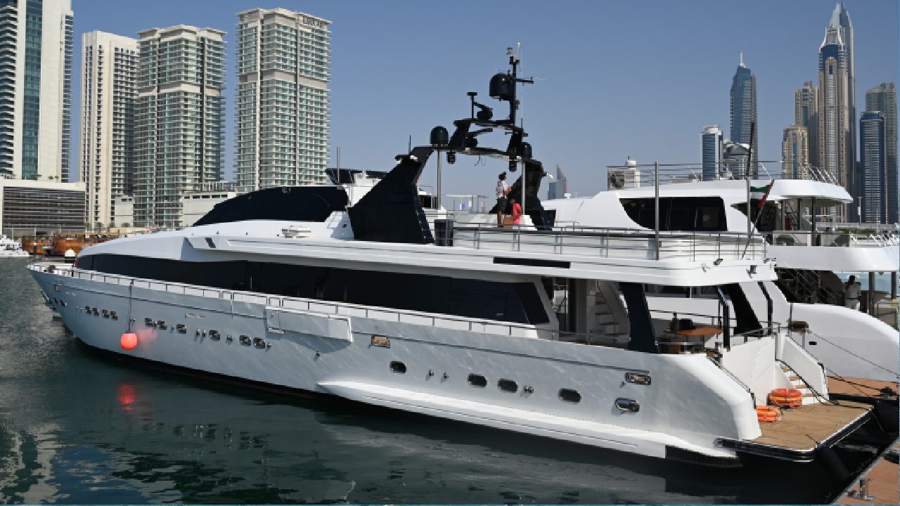 135FT-YACHTS-1