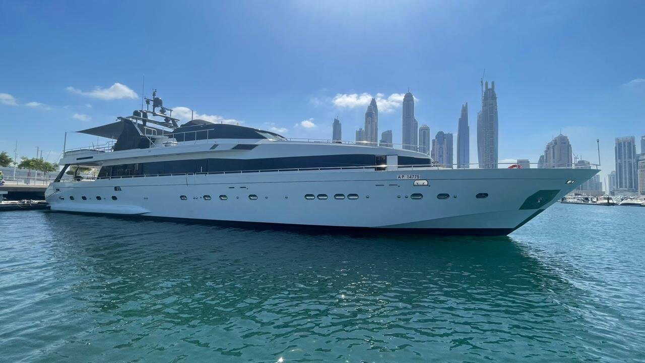 135FT YACHTS (1)